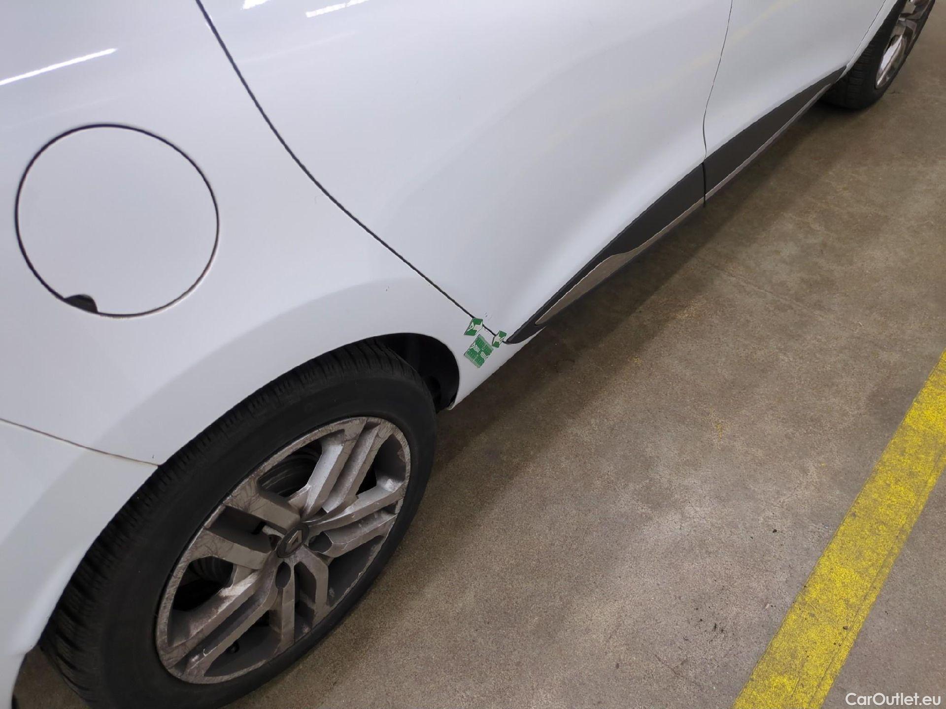  Renault  Clio RENAULT  / 2016 / 5P / Berline &Business TCe 90 #31