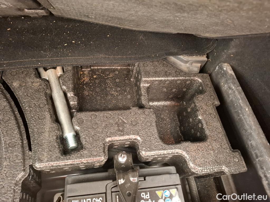  Toyota  Corolla TOYOTA  / 2018 / 5P / Berline Hybride 184h Dynamic Business Beyond Zer #15