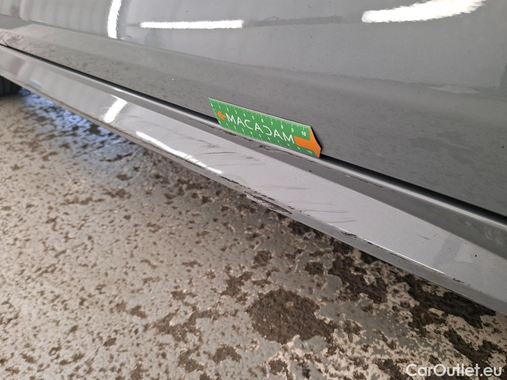  Toyota  Corolla TOYOTA  / 2018 / 5P / Berline Hybride 122h Dynamic Business Beyond Zer #2