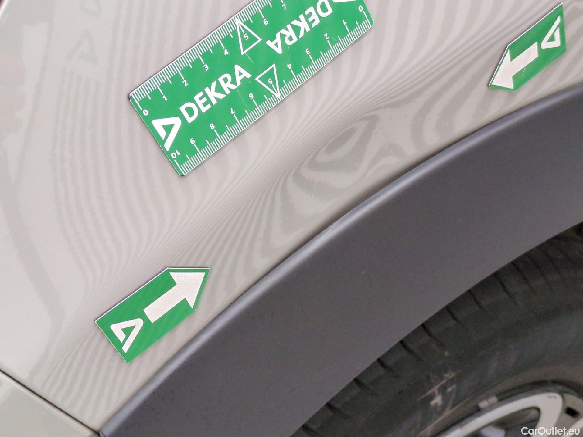  Citroen  C3  Feel Pack 1.2 PureTech 80CV BVM5 E6d #17