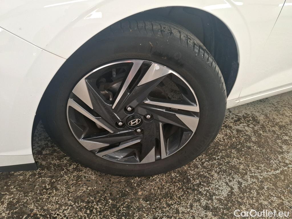  Hyundai  i20  Intuitive 1.2 85CV BVM5 E6d #1
