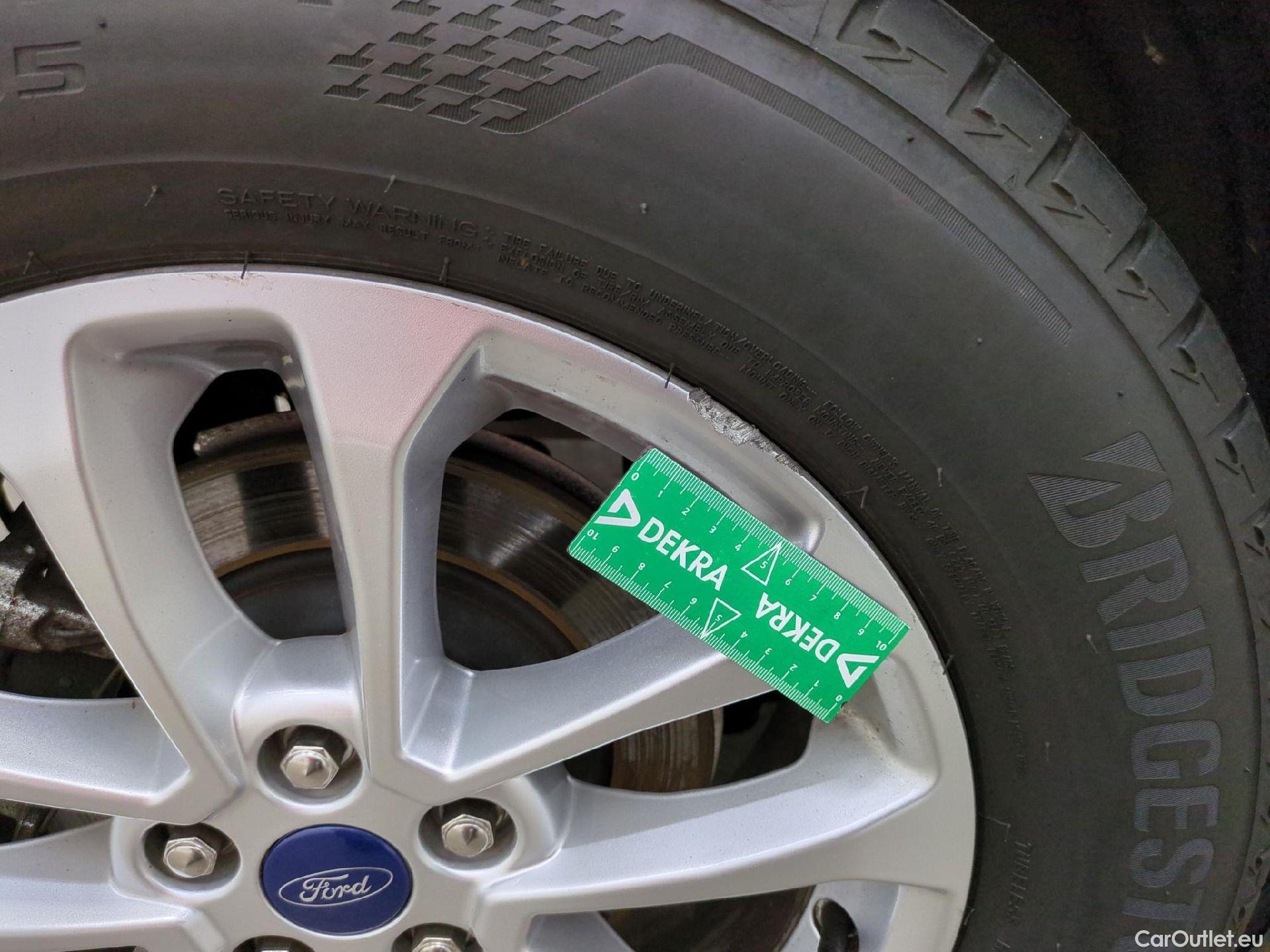  Ford  Kuga FORD  / 2019 / 5P / SUV 2.5 Dur 225 hybrid PHEV Pshift Titanium #21