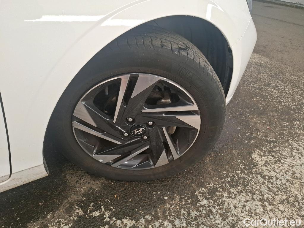  Hyundai  i20  Intuitive 1.2 85CV BVM5 E6d #4