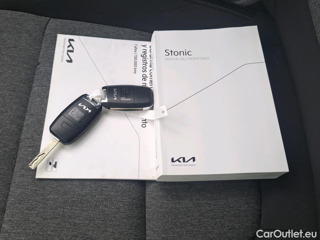  KIA  STONIC KIA  / 2017 / 5P / todoterreno 1.0 T-GDi 74kW (100CV) MHEV iMT Concept #15