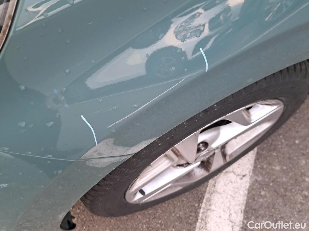  Hyundai  i10 HYUNDAI  / 2020 / 5P / berlina con portón 1.0 Klass #27