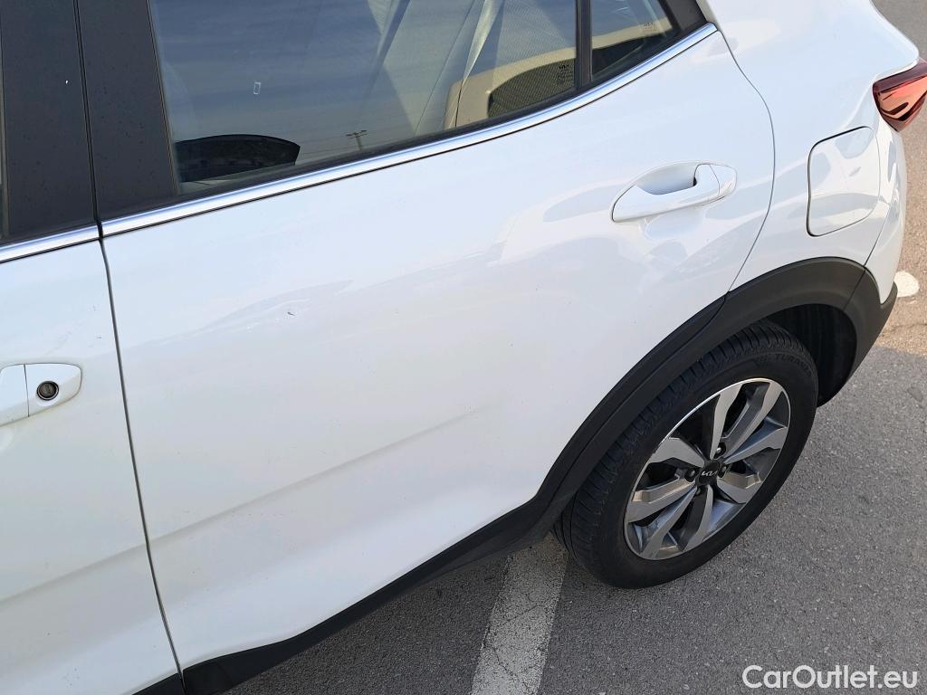  KIA  STONIC KIA  / 2017 / 5P / todoterreno 1.0 T-GDi 88kW (120CV) MHEV iMT Drive #13