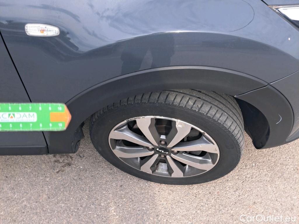  KIA  STONIC KIA  / 2017 / 5P / todoterreno 1.0 T-GDi 74kW (100CV) MHEV iMT Concept #4