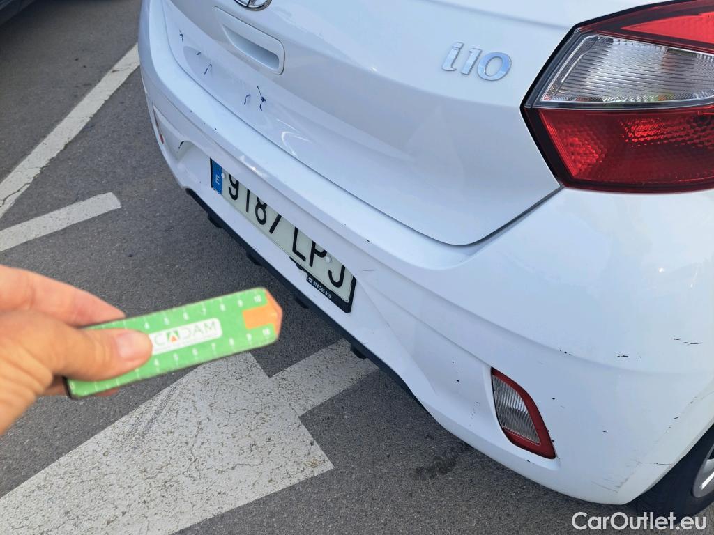  Hyundai  i10 HYUNDAI  / 2020 / 5P / berlina con portón 1.0 Essence #15