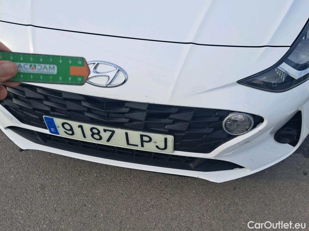  Hyundai  i10 HYUNDAI  / 2020 / 5P / berlina con portón 1.0 Essence #25