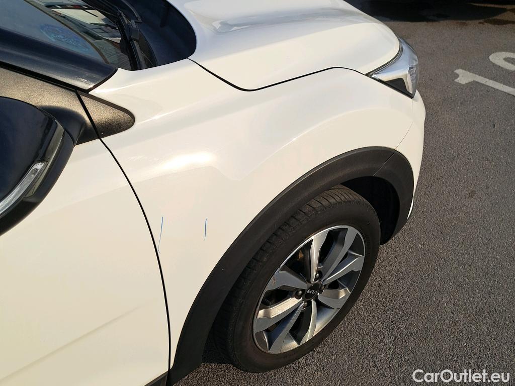  KIA  STONIC KIA  / 2017 / 5P / todoterreno 1.0 T-GDi 88kW (120CV) MHEV iMT Drive #11