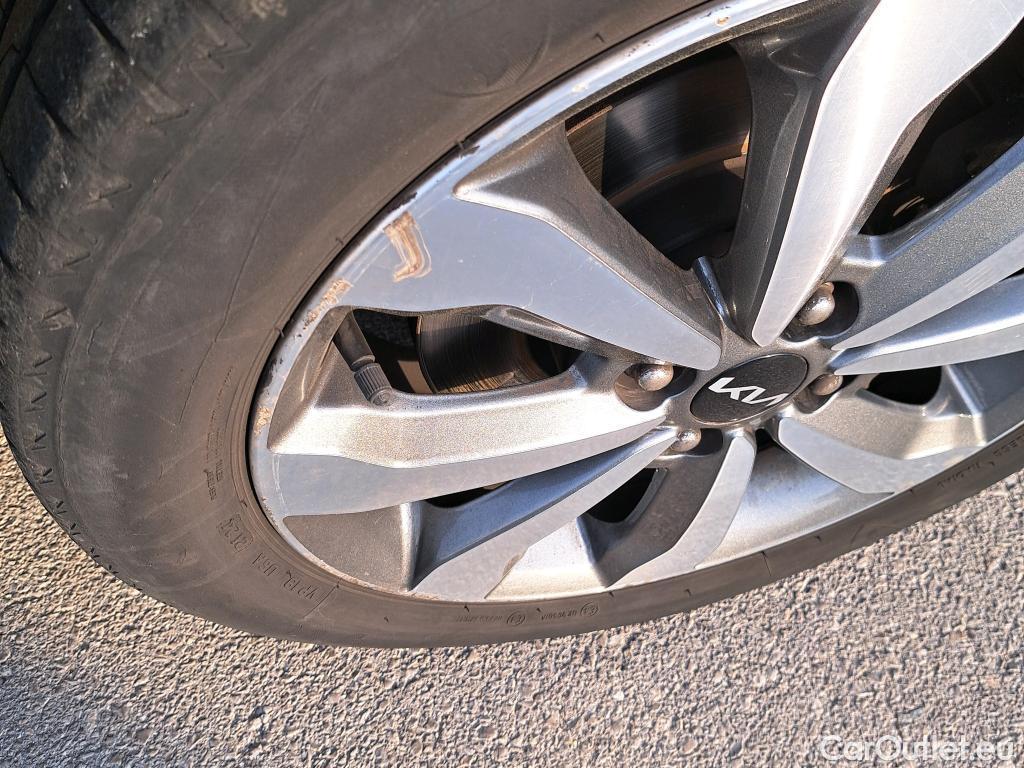  KIA  STONIC KIA  / 2017 / 5P / todoterreno 1.0 T-GDi 88kW (120CV) MHEV iMT Drive #8