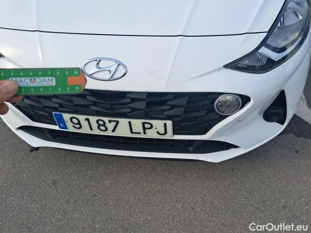  Hyundai  i10 HYUNDAI  / 2020 / 5P / berlina con portón 1.0 Essence #11