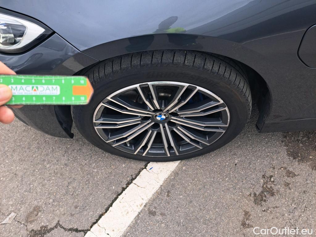  Bmw  Serie 3 BMW  / 2019 / 5P / familiar 330e xDrive Touring #3