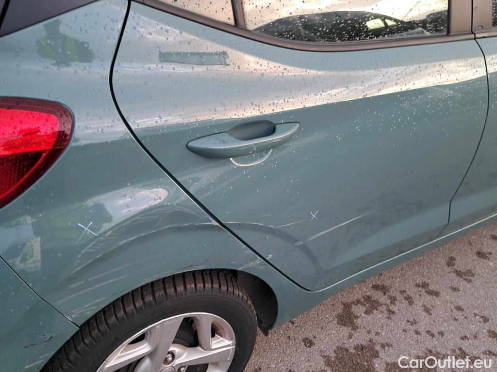  Hyundai  i10 HYUNDAI  / 2020 / 5P / berlina con portón 1.0 Klass #36