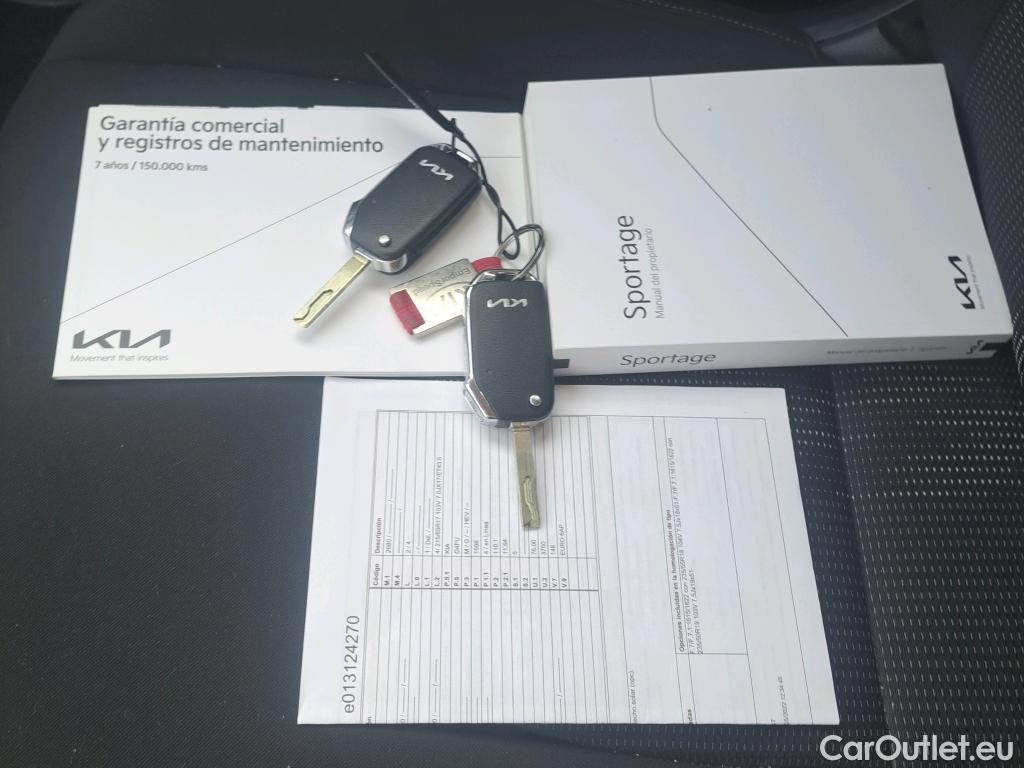 KIA  Sportage KIA  1.6 T-GDi MHEV Drive 4x2 150 CV #51