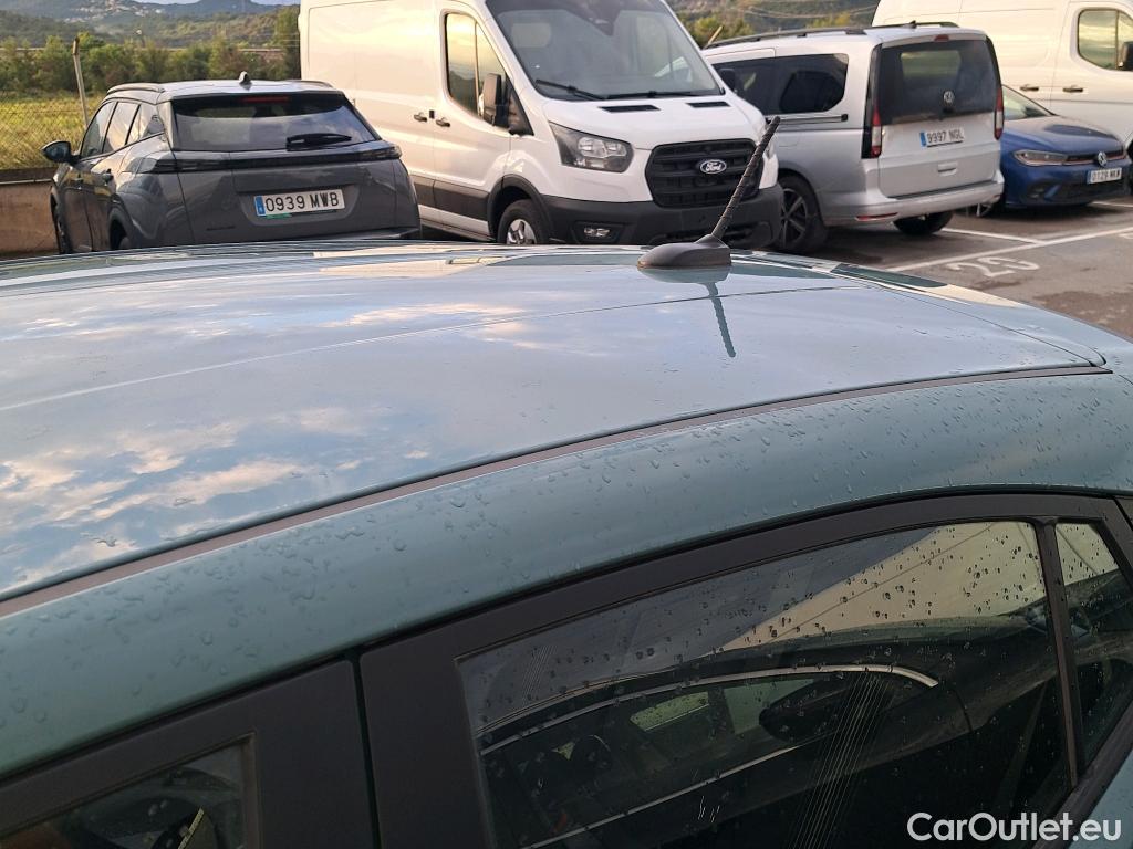  Hyundai  i10 HYUNDAI  / 2020 / 5P / berlina con portón 1.0 Klass #3