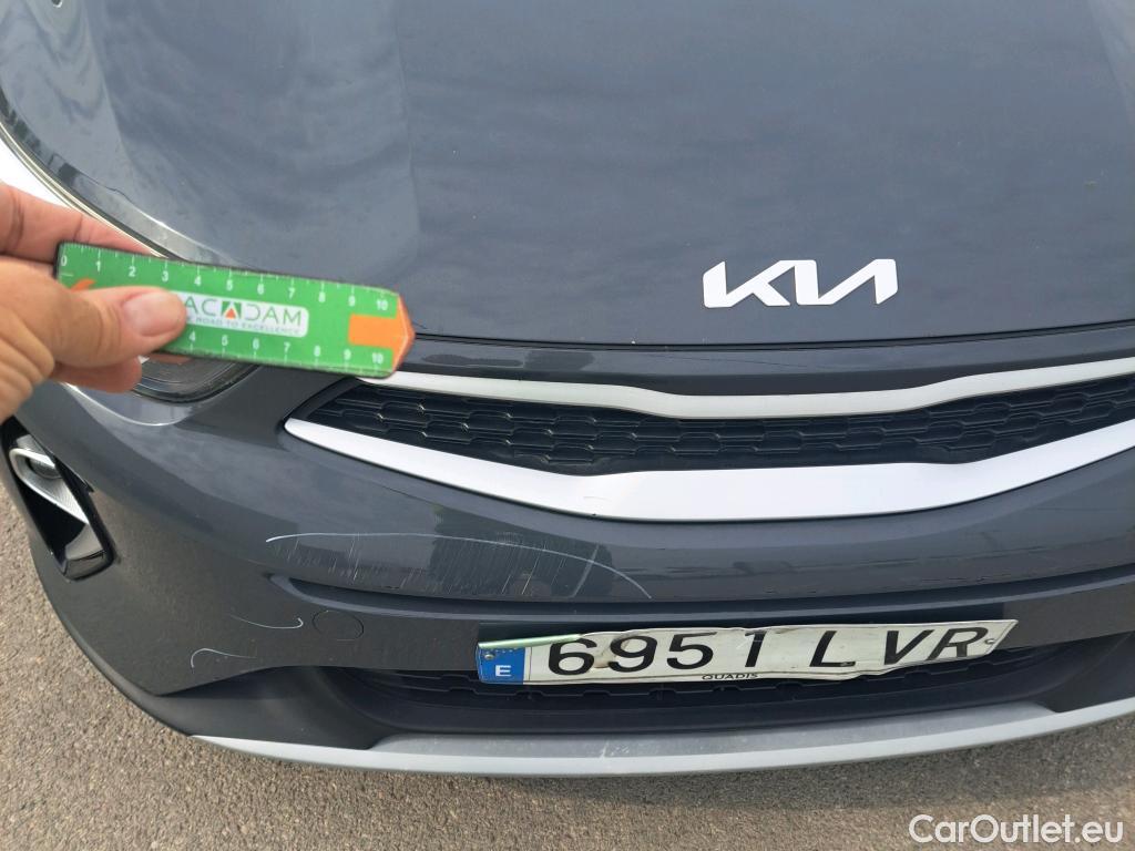  KIA  STONIC KIA  / 2017 / 5P / todoterreno 1.0 T-GDi 74kW (100CV) MHEV iMT Concept #64