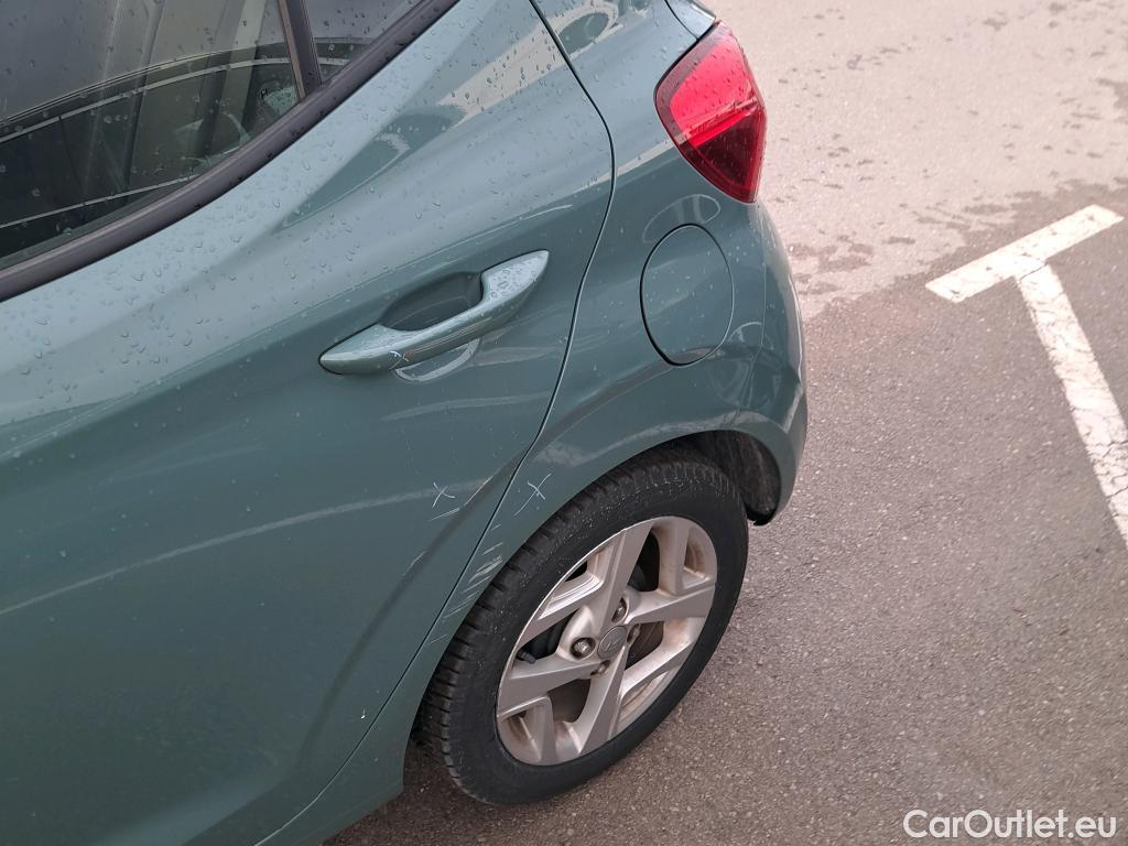  Hyundai  i10 HYUNDAI  / 2020 / 5P / berlina con portón 1.0 Klass #9