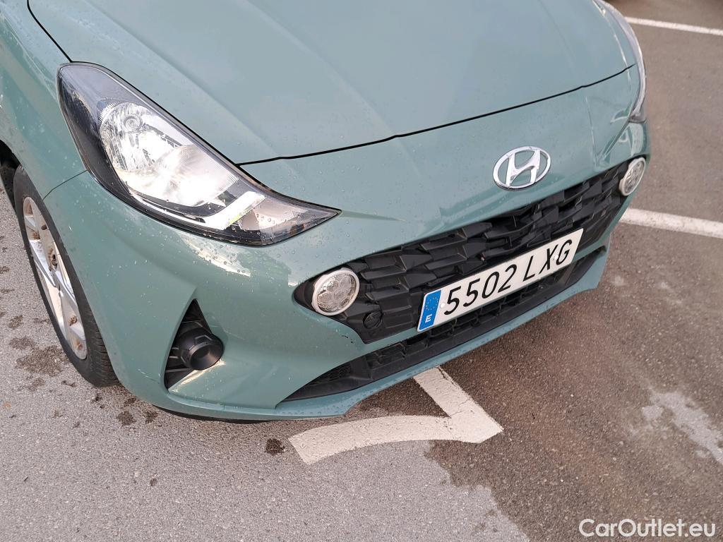  Hyundai  i10 HYUNDAI  / 2020 / 5P / berlina con portón 1.0 Klass #30