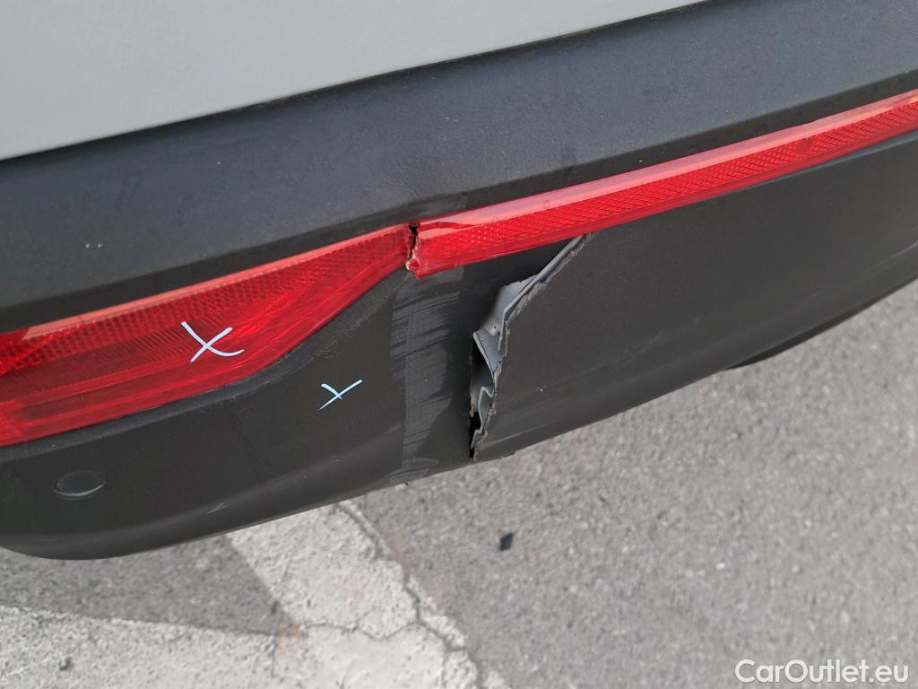  Volvo  XC 40 VOLVO XC40 / 2017 / 5P / todoterreno 1.5 T3 R-Design Auto #2