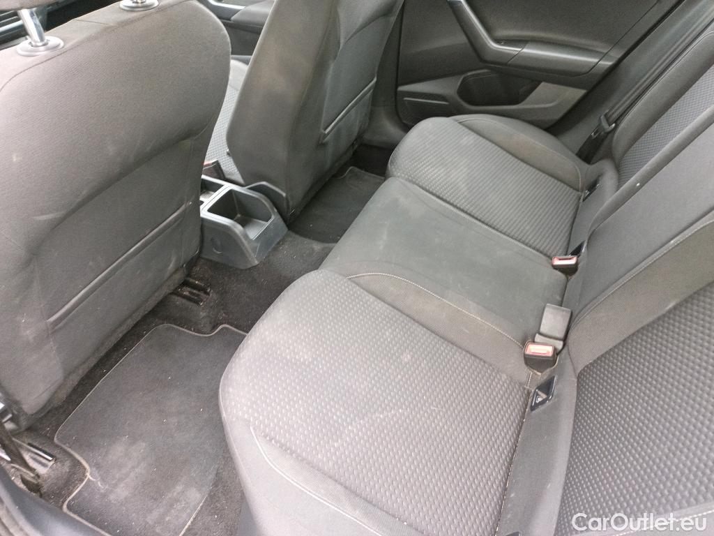  Volkswagen  Polo VOLKSWAGEN  / 2017 / 5P / berlina con portón Advance 1.0 TSI 70kW (95CV) #8