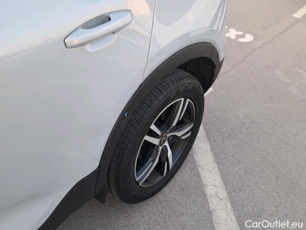  Volvo  XC 40 VOLVO XC40 / 2017 / 5P / todoterreno 1.5 T3 R-Design Auto #33