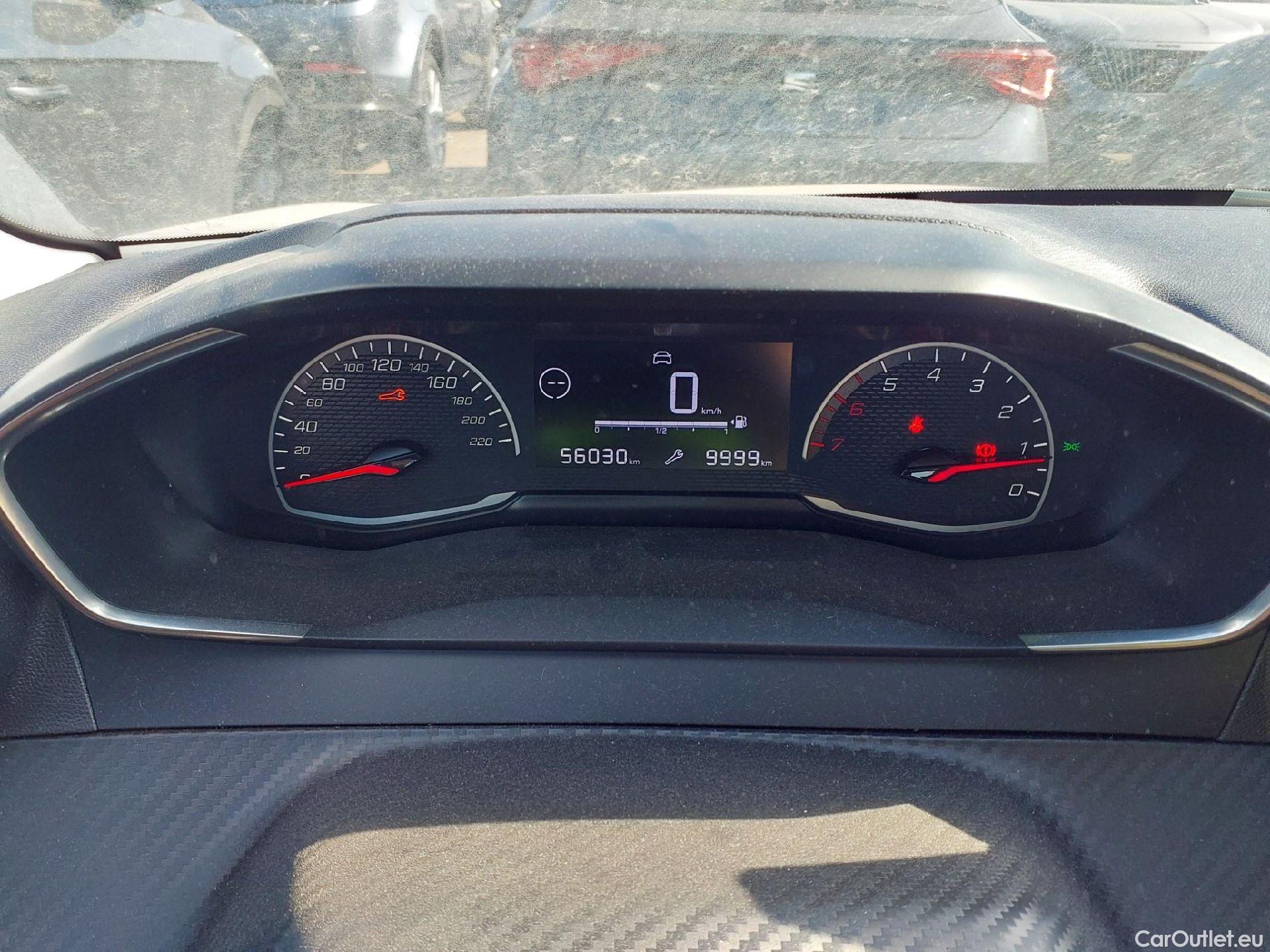  Peugeot  208 PEUGEOT  / 2019 / 5P / berlina con portón BlueHDi 73kW (100CV) Active #1