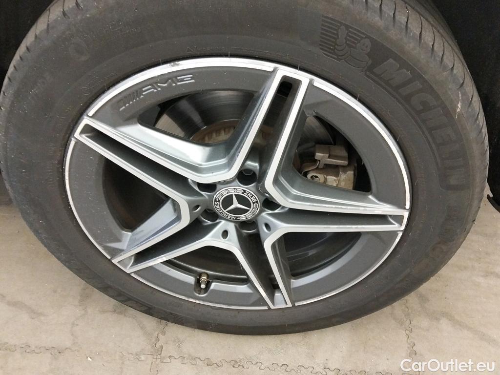  Mercedes  G-Klasee MERCEDES-BENZ Clase GLC 300 de 4MATIC 195 CV #4