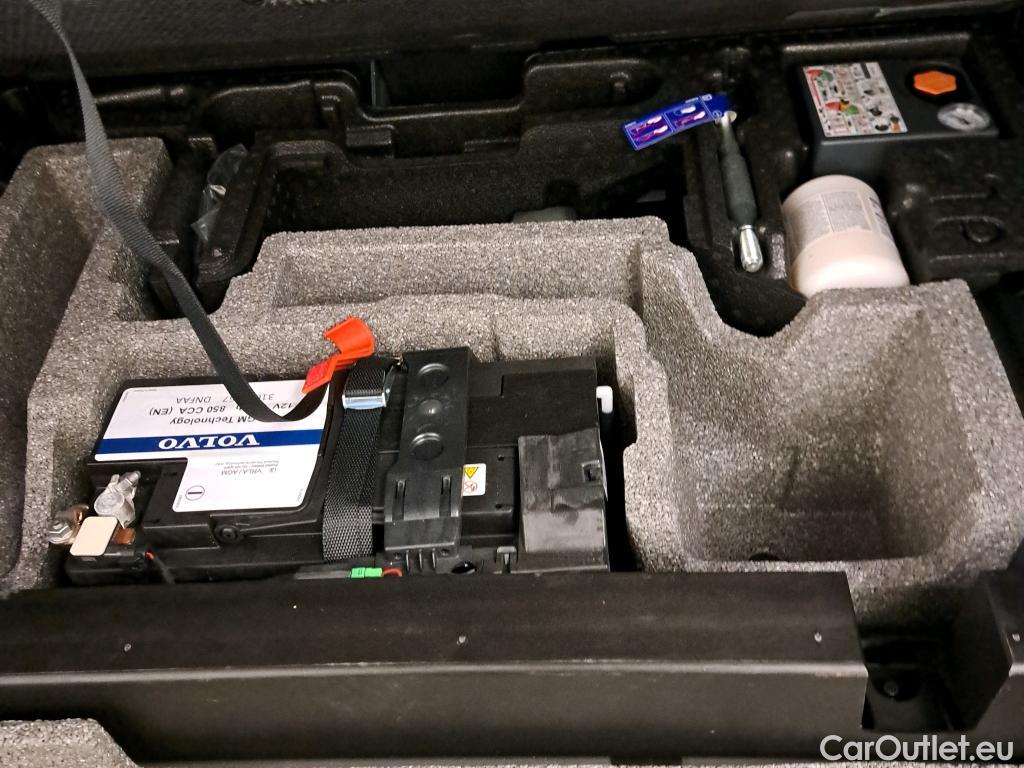 Volvo  XC60 VOLVO  / 2017 / 5P / todoterreno 2.0 T6 AWD Recharge Inscription Auto #4