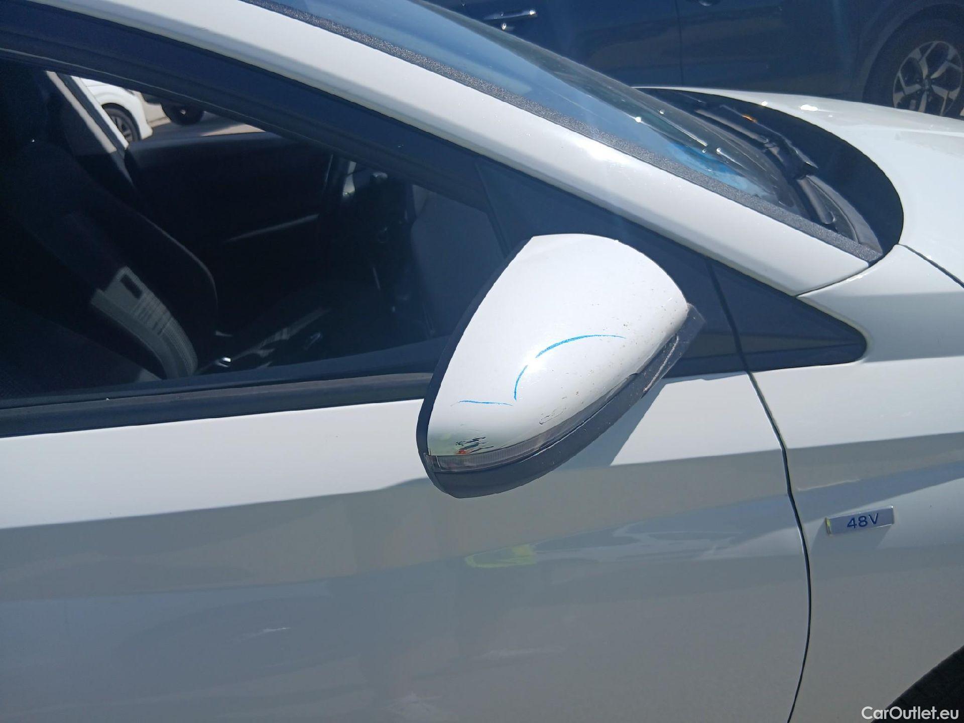  Hyundai  i20 HYUNDAI  / 2020 / 5P / berlina con portón 1.0 TGDI 74kW (100CV) 48V Essence #27