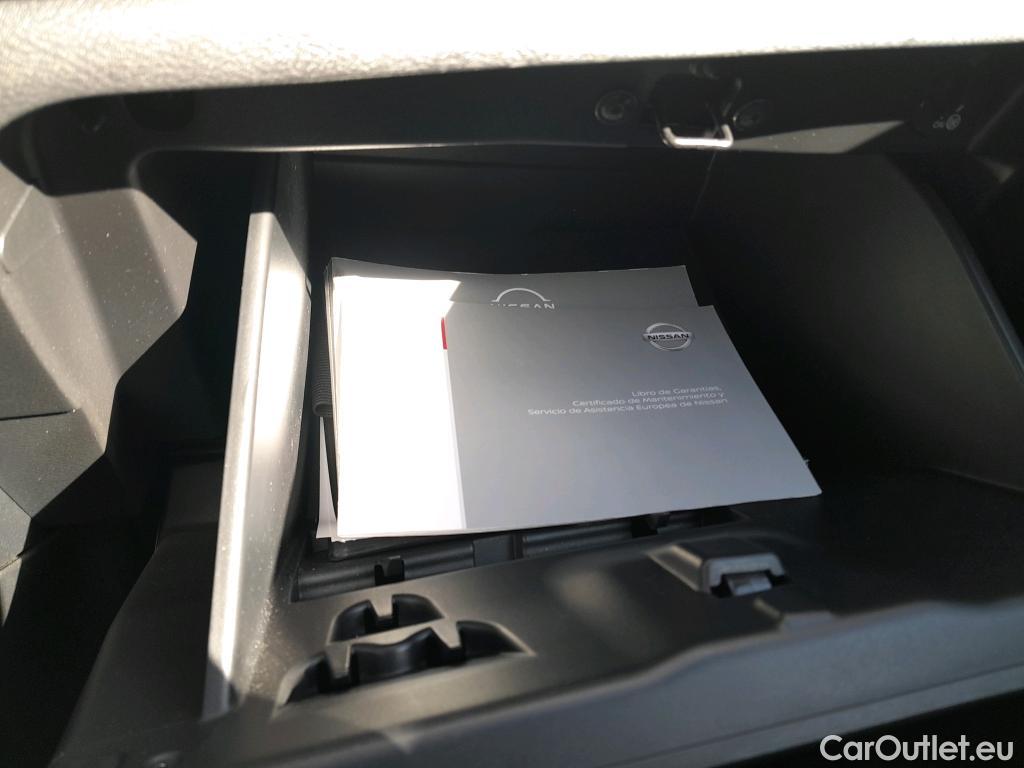 Nissan  Micra NISSAN  / 2017 / 5P / berlina con portón IG-T 68 kW (92 CV) E6D-F CVT Kiiro(SP) #17