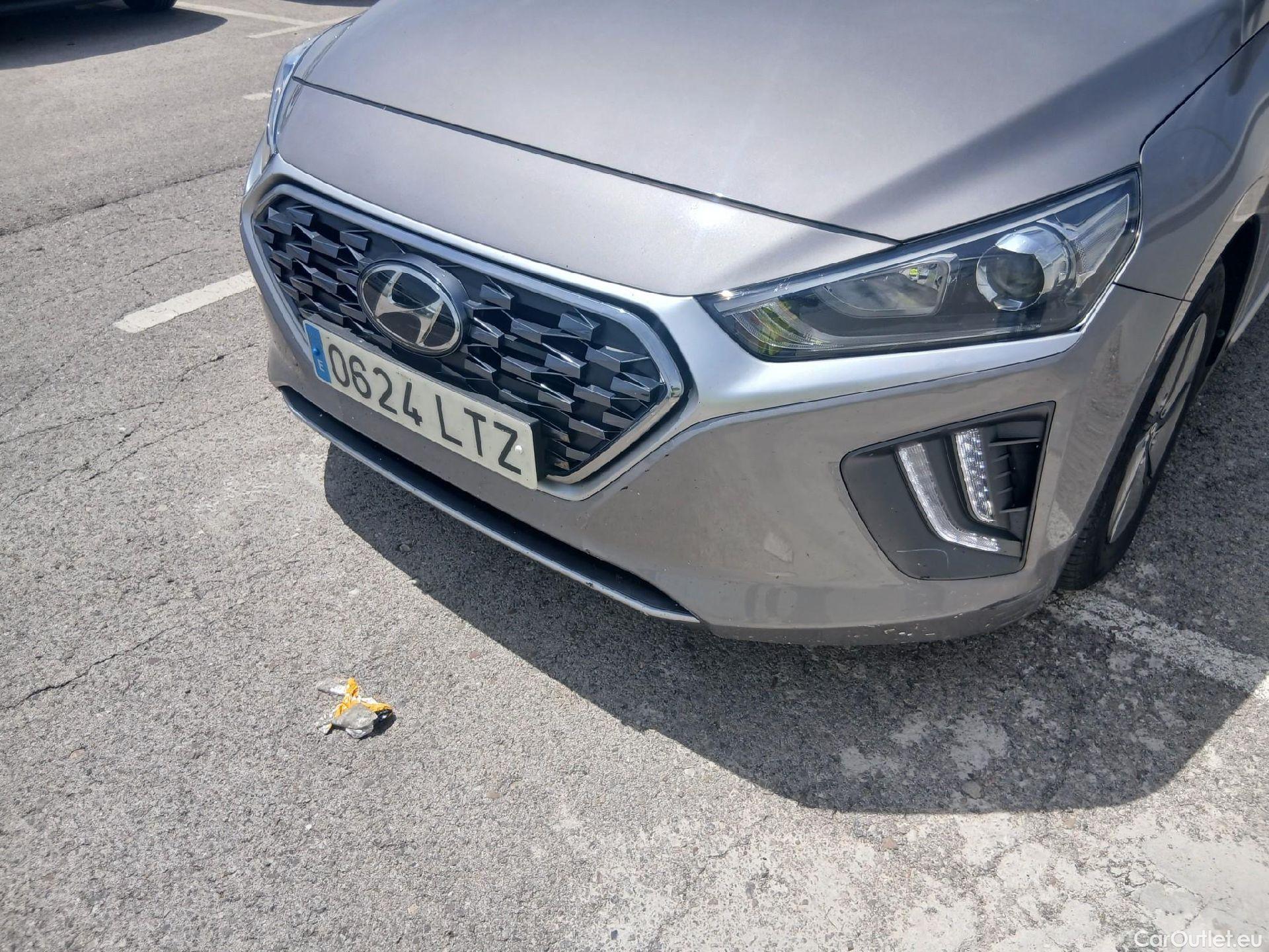  Hyundai   Ioniq HYUNDAI / 2019 / 5P / berlina con portón 1.6 GDI HEV Klass DCT #3