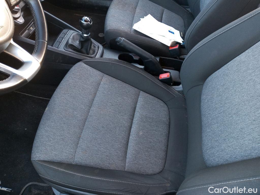  KIA  STONIC KIA  / 2017 / 5P / todoterreno 1.2 DPi 62kW (84CV) Concept (AC) #16