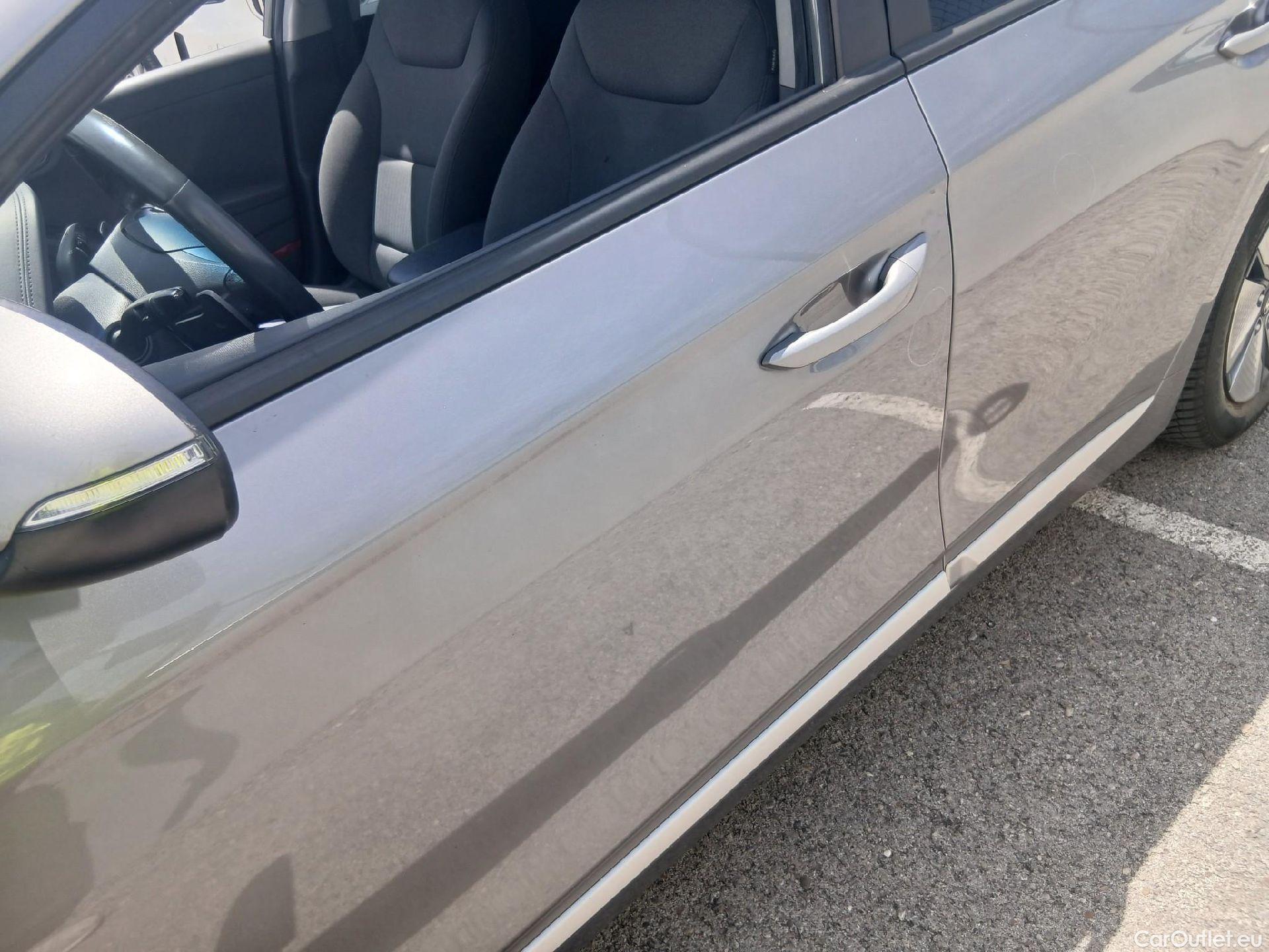  Hyundai   Ioniq HYUNDAI / 2019 / 5P / berlina con portón 1.6 GDI HEV Klass DCT #8