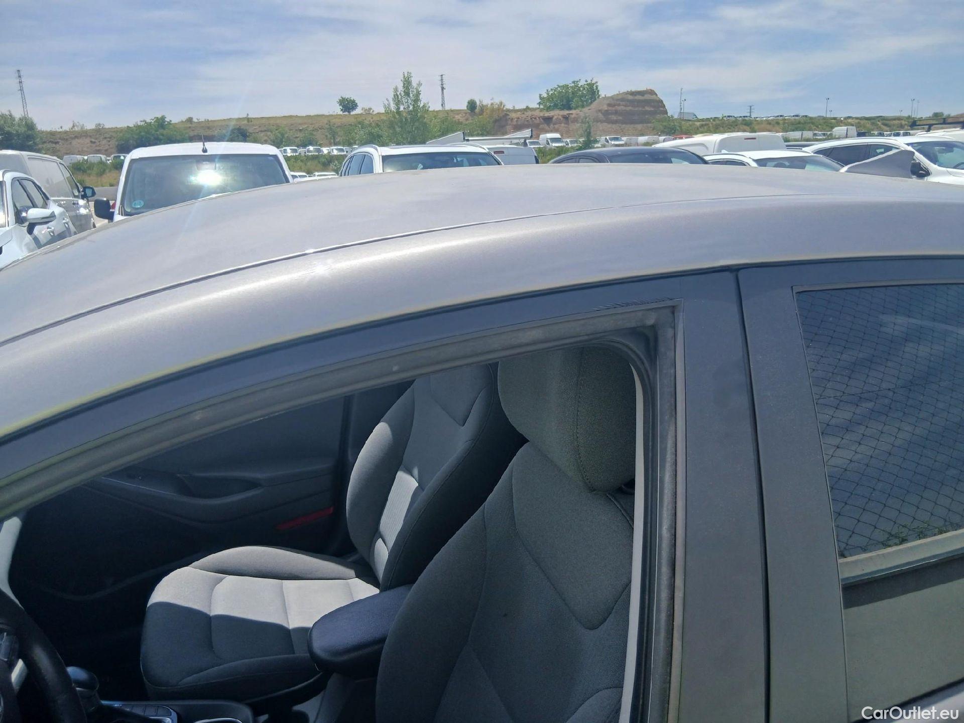  Hyundai   Ioniq HYUNDAI / 2019 / 5P / berlina con portón 1.6 GDI HEV Klass DCT #24