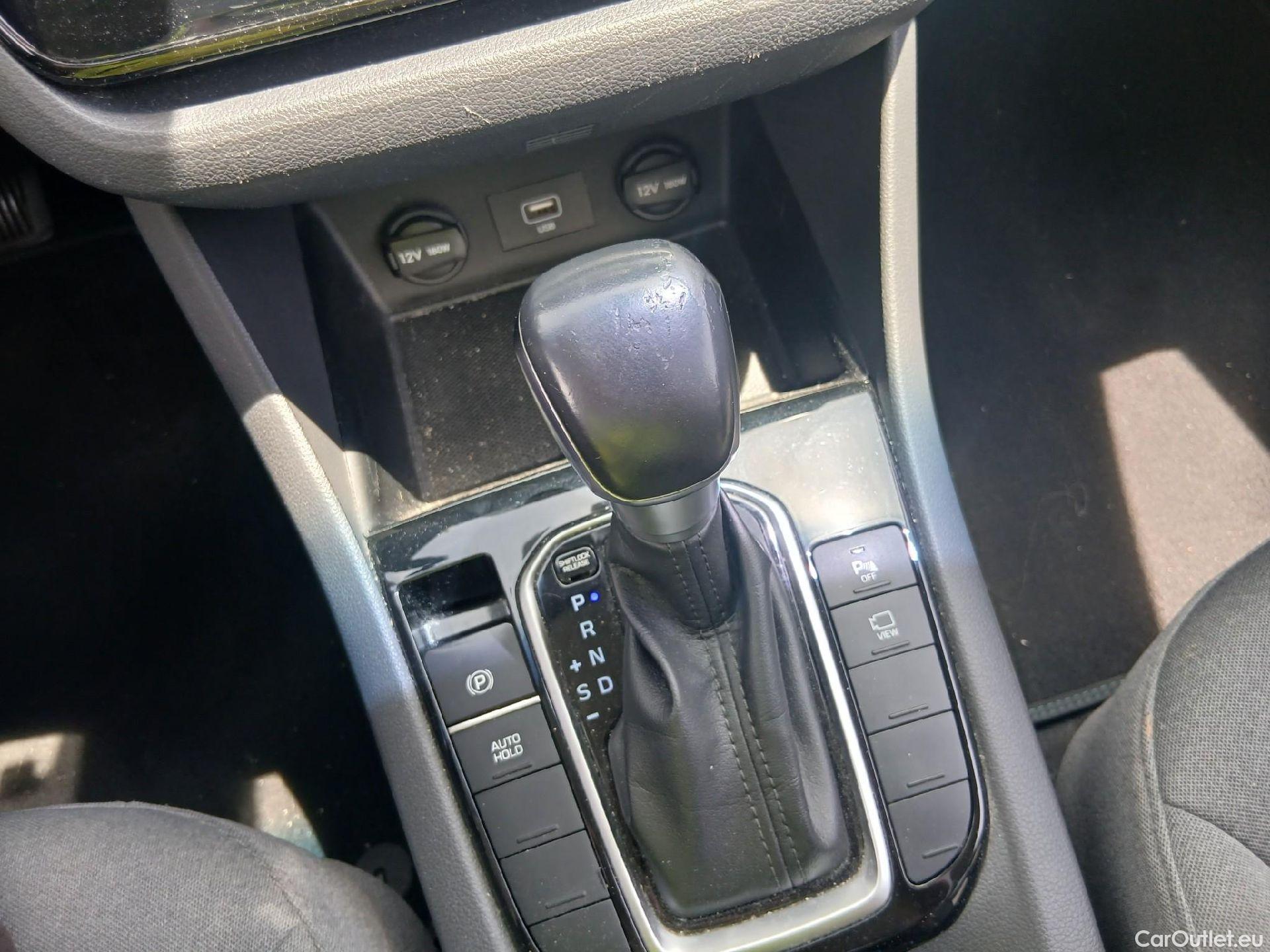  Hyundai   Ioniq HYUNDAI / 2019 / 5P / berlina con portón 1.6 GDI HEV Klass DCT #27