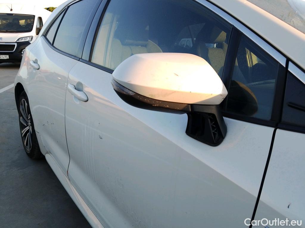  Toyota  Corolla TOYOTA  / 2020 / 5P / berlina con portón 2.0 180H STYLE E-CVT #23