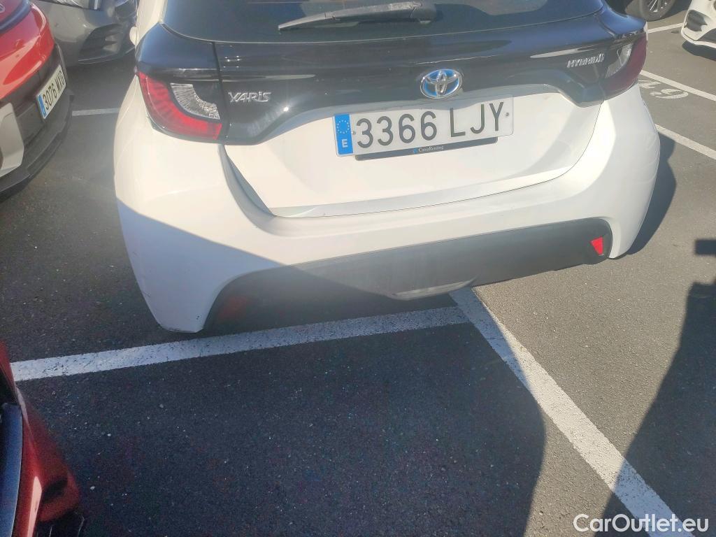  Toyota  Yaris TOYOTA Mantener activo un año 1.5 120H Business Plus #7