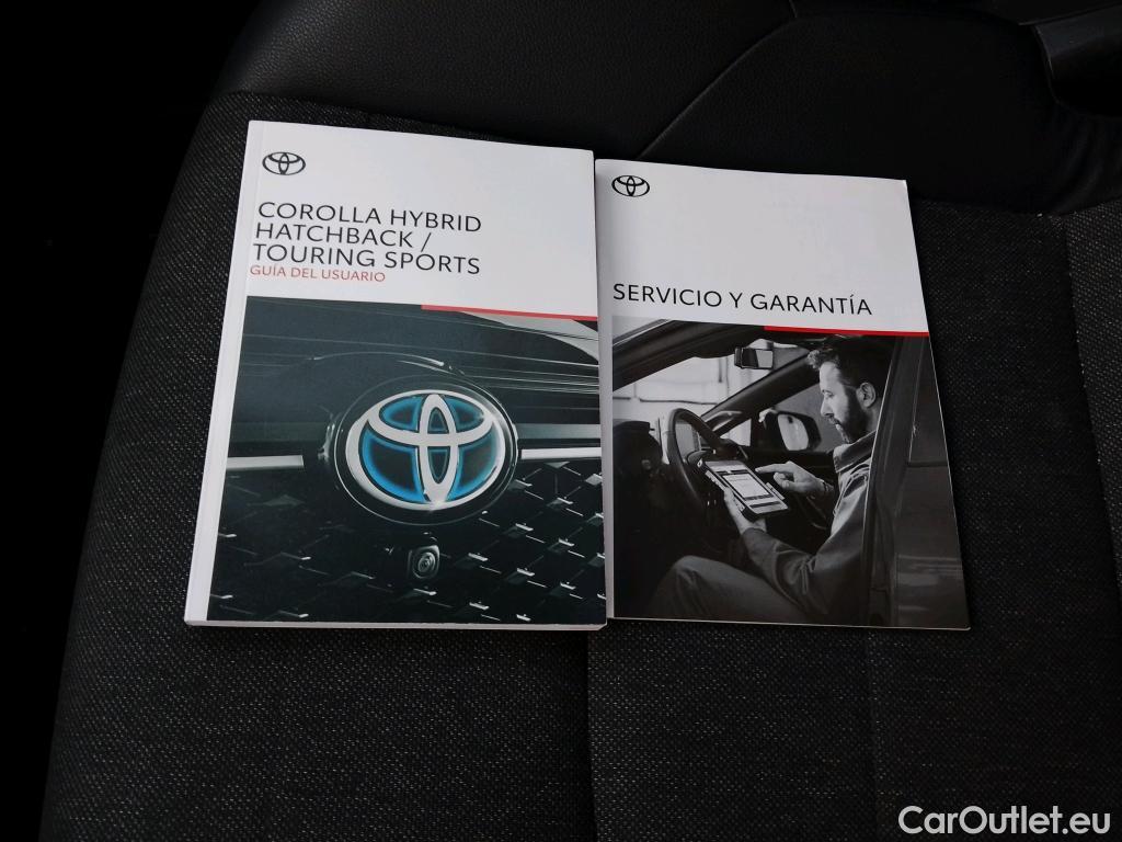  Toyota  Corolla TOYOTA  / 2020 / 5P / berlina con portón 2.0 180H STYLE E-CVT #25