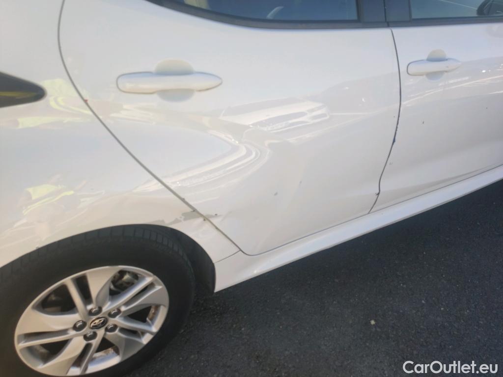  Toyota  Yaris TOYOTA Mantener activo un año 1.5 120H Business Plus #1