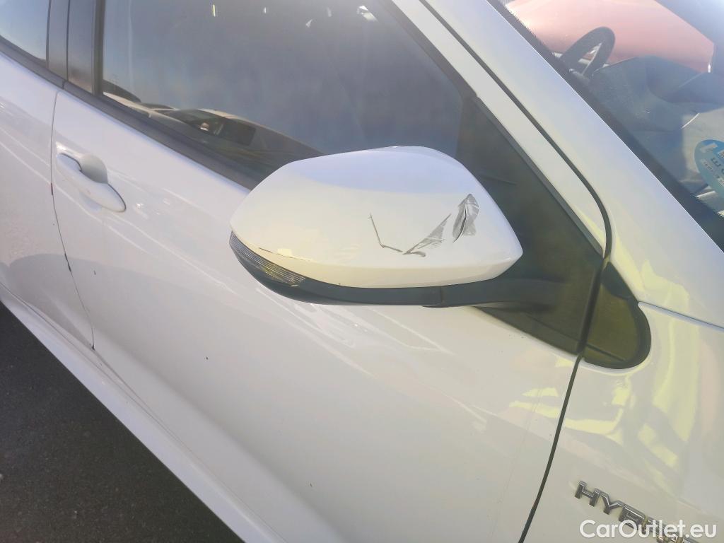  Toyota  Yaris TOYOTA Mantener activo un año 1.5 120H Business Plus #35