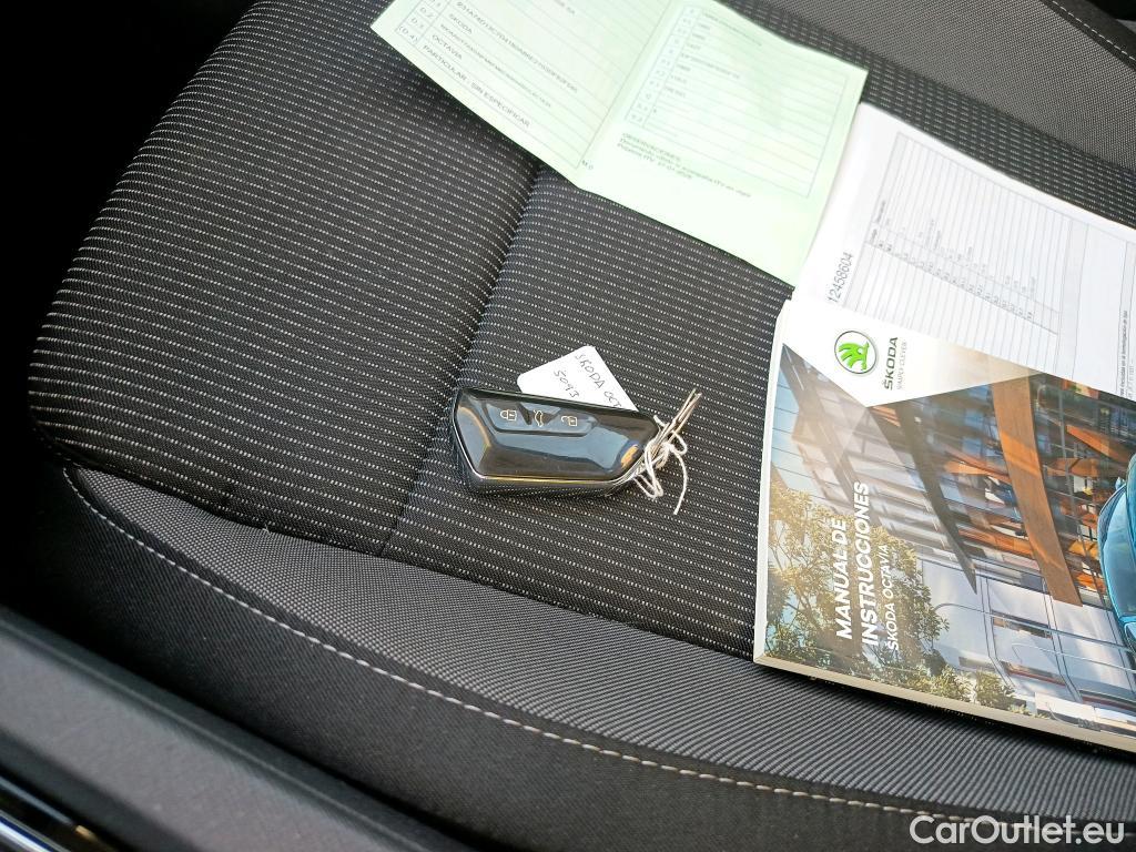  Skoda  Octavia SKODA  / 5P / 2.0 TDI 150 CV Manual Ambition #1