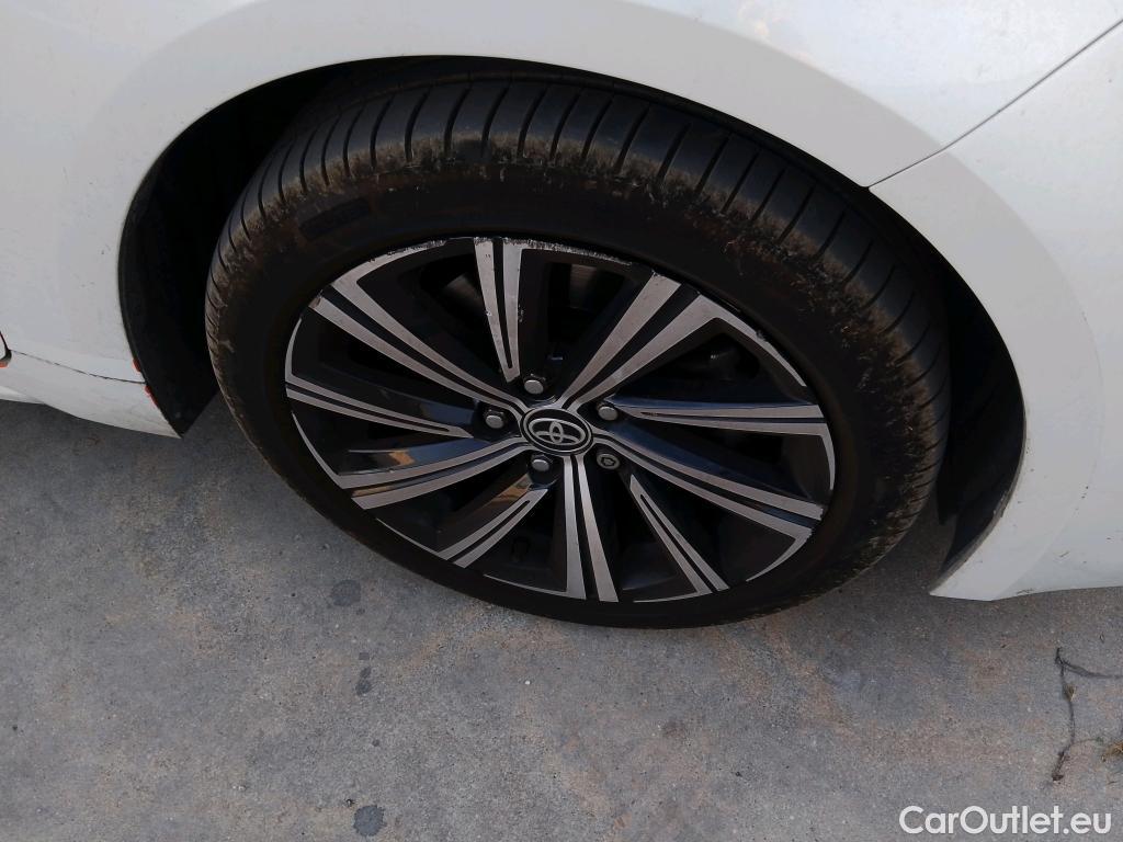 Toyota  Corolla TOYOTA  / 2020 / 5P / berlina con portón 2.0 180H STYLE E-CVT #11