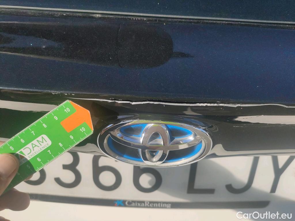  Toyota  Yaris TOYOTA Mantener activo un año 1.5 120H Business Plus #40