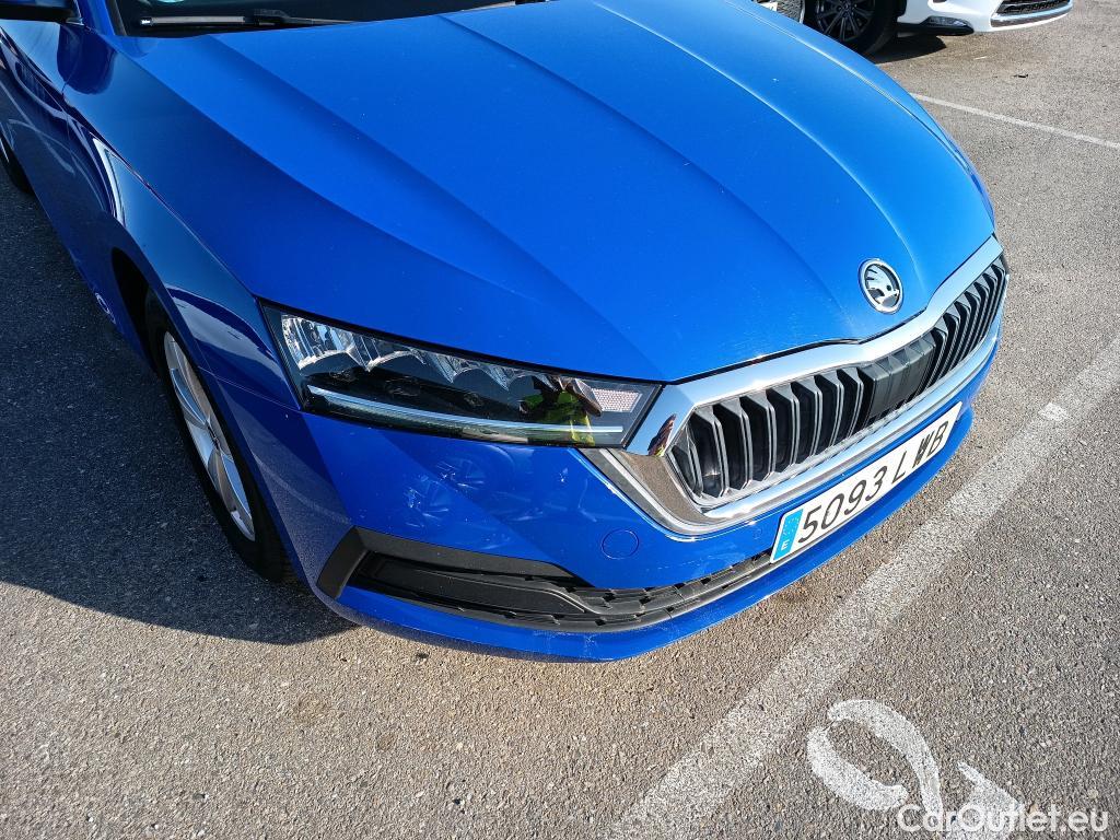  Skoda  Octavia SKODA  / 5P / 2.0 TDI 150 CV Manual Ambition #12