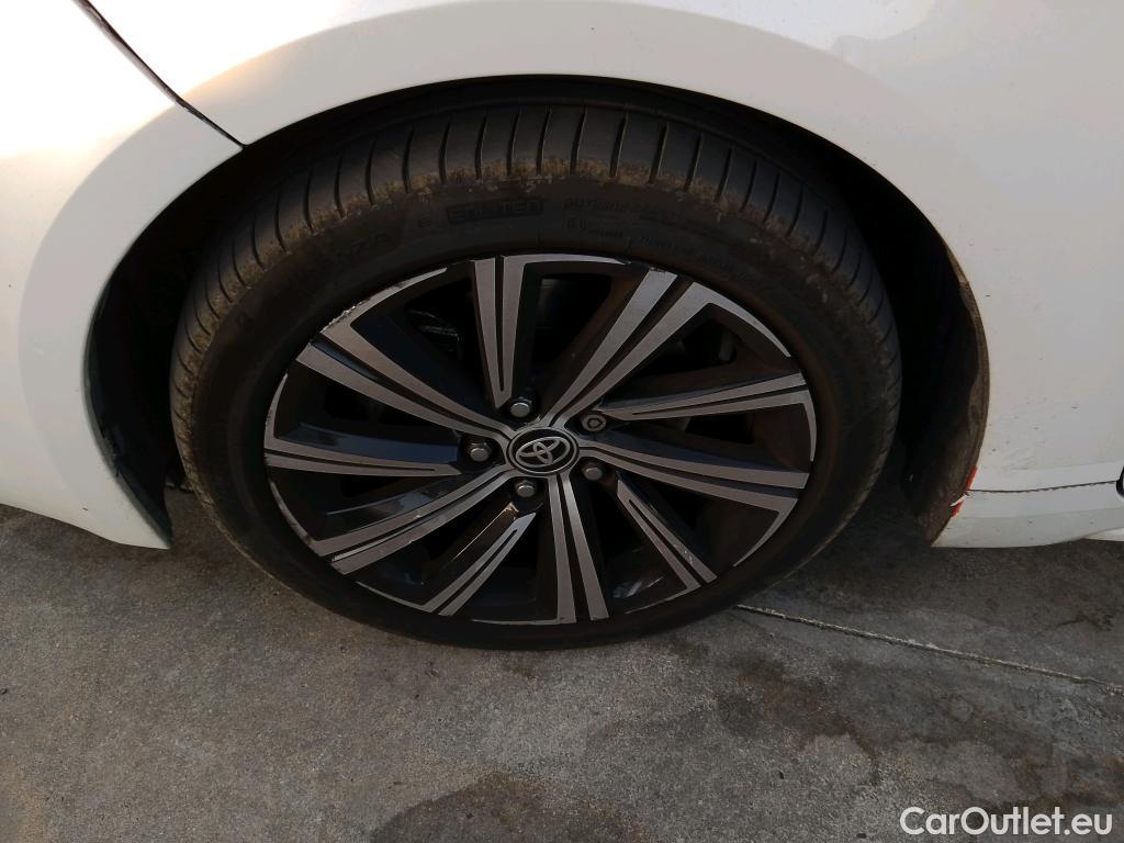  Toyota  Corolla TOYOTA  / 2020 / 5P / berlina con portón 2.0 180H STYLE E-CVT #9