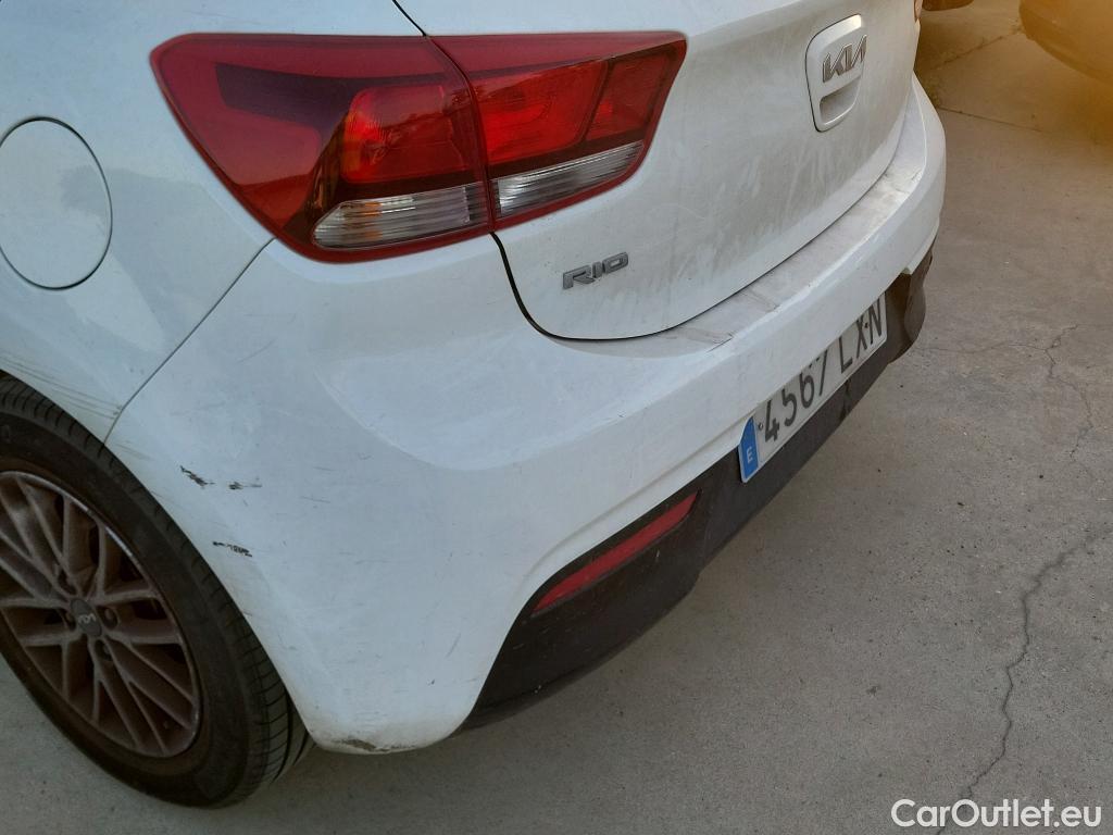  KIA  Rio KIA  / 2020 / 5P / berlina con portón 1.2 DPi 62kW (84CV) Concept #26