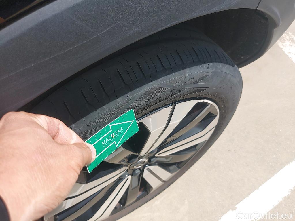  Volvo  XC 40 VOLVO XC40 / 2021 / 5P / todoterreno 1.5 T5 Recharge PHEV Plus Dark Auto #7