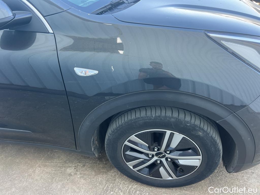  KIA  Niro KIA  / 2019 / 5P / crossover 1.6 GDi HEV 104kW (141CV) Concept #18