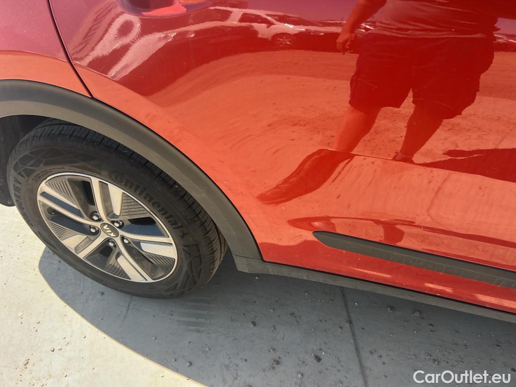  KIA  Niro KIA  / 2019 / 5P / crossover 1.6 GDi HEV 104kW (141CV) Drive #12